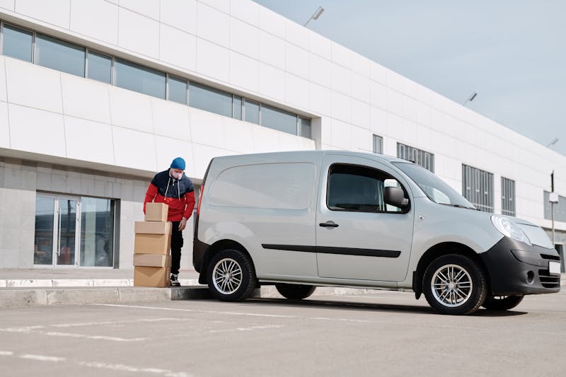 Last-Mile Delivery Fleets in Saudi Arabia: Choosing Between Bikes, Vans, and Cars