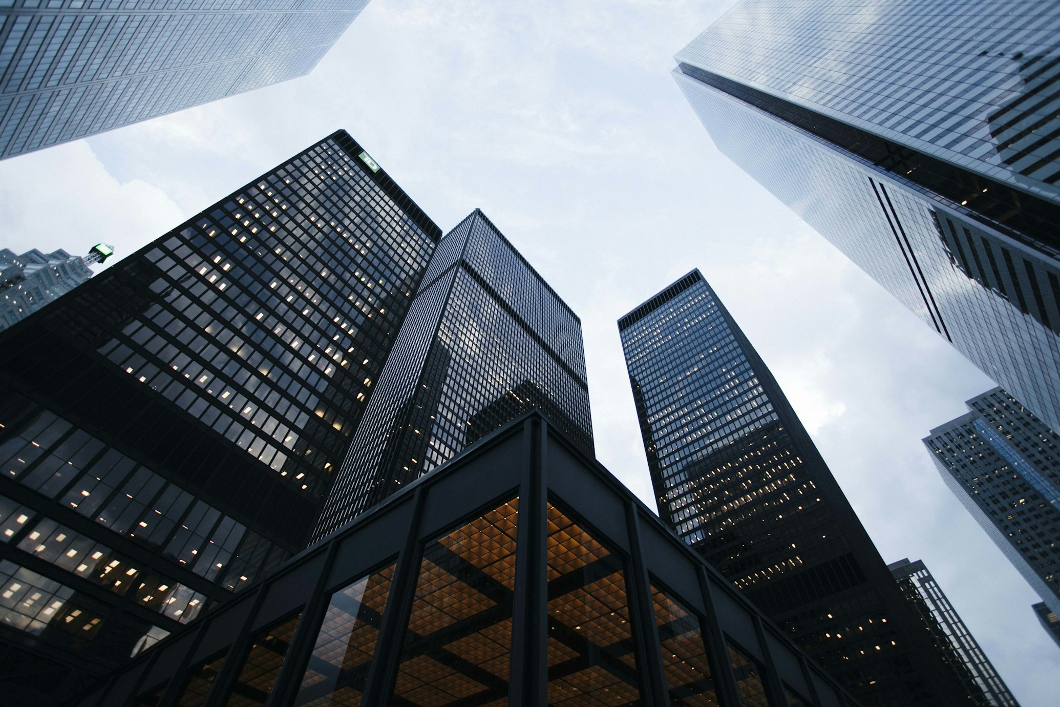 Establishing a Commercial Entity in Riyadh: VAT, CR, and MISA Compliance for Global Brands